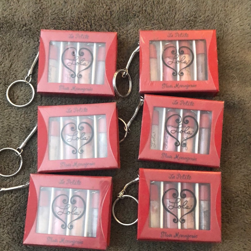 Six sets of keychain lip glosses
